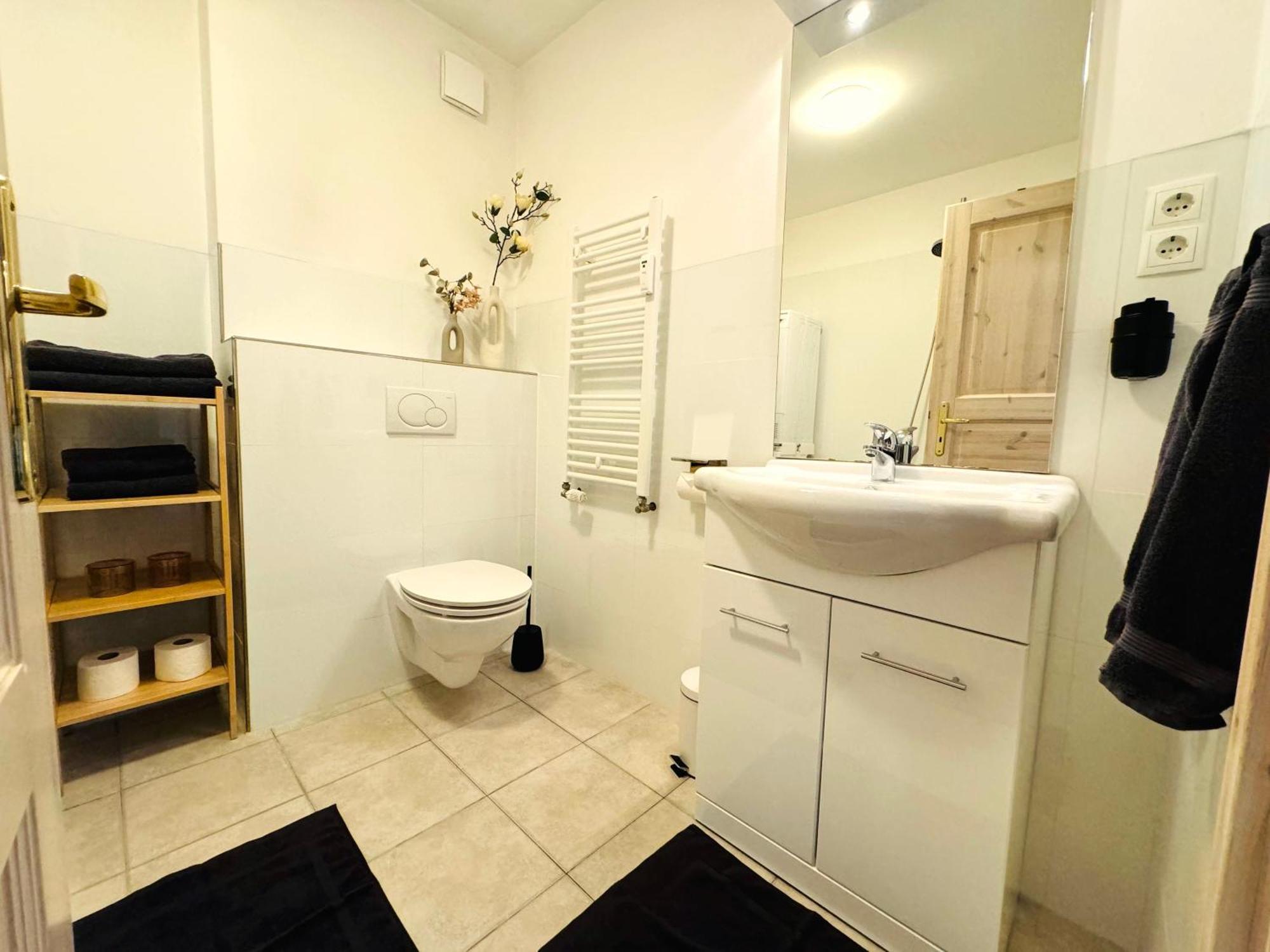 Superhosts Zentrum - Parkplatz - Badewanne - Netflix - Kaffee BRE Екстериор снимка